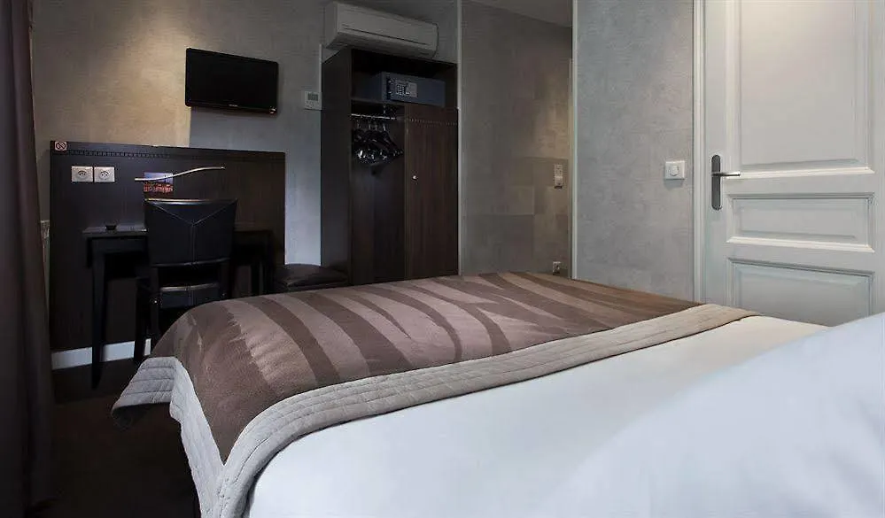 ***  Hotel De La Paix Tour Eiffel Париж Франция