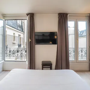 Otel De Flore - Montmartre, Paris